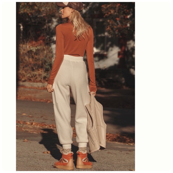 NWT Varley Samson Relaxed Fleece Teddy  Super Soft Pants, L - Picture 3 of 17